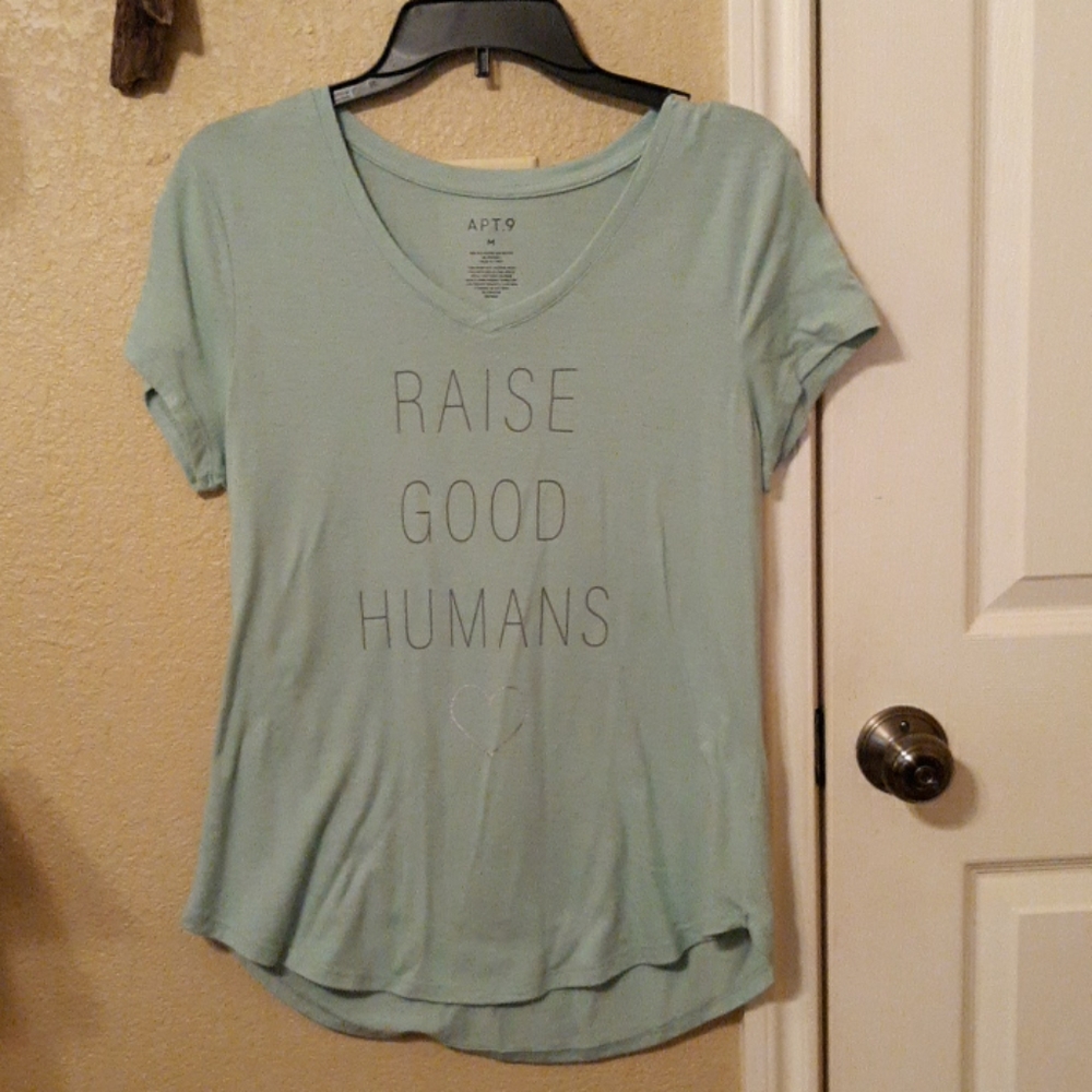 Graphic v neck tee